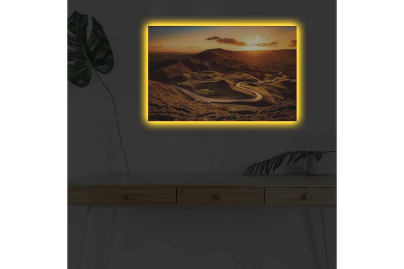 Lerretsbilde med LED-belysning - Vakker landskapsutsikt med en svingete vei og solnedgang over fjellene - Oransje / Brun / Grønn - Interiør - Maleri & posters - Lerretsbilder