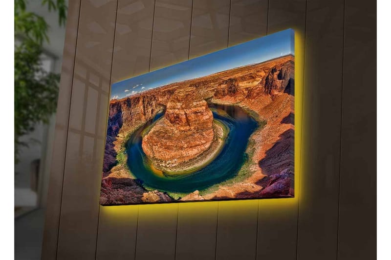 Lerretsbilde med LED-belysning - Vakker utsikt over en svingete elv omgitt av dramatiske klipper - Rød / Grønn / Blå - Interiør - Maleri & posters - Lerretsbilder