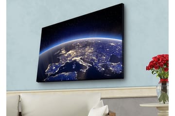 Lerretsbilde med LED-belysning - Vakker utsikt over jorden med Europa opplyst av stjerner og bylys - Mørk blå / Lys blå / Hvit - Interiør - Maleri & posters - Lerretsbilder
