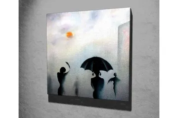 Lerretsbilde - Silhuetter av mennesker med paraplyer i et tåkete bymiljø - Svart / Grå / Oransje - Interiør - Maleri & posters - Lerretsbilder