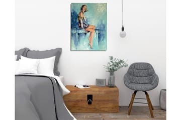 Lerretsbilde - Sittende kvinne i elegant kjole med en forførende positur - Blå / Beige / Brun - Interiør - Maleri & posters - Lerretsbilder
