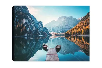 Lerretsbilde - Speillignende innsjø med fjell og høstfargede trær - Blå / Oransje / Grønn - Interiør - Maleri & posters - Lerretsbilder