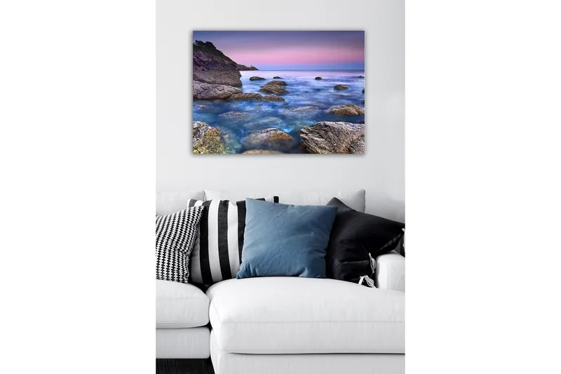 Lerretsbilde - Stemsmessig kystlandskap med klipper og hav - Blå / Grå / Lilla - Interiør - Maleri & posters - Lerretsbilder