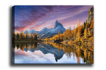 Lerretsbilde - Storslått fjellandskap med refleksjon i innsjø - Gull / Blå / Grå - Interiør - Maleri & posters - Lerretsbilder