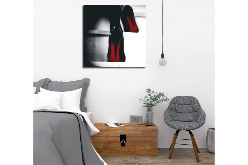 Lerretsbilde - Svarte høyhælte sko med røde detaljer - Svart / Rød - Interiør - Maleri & posters - Lerretsbilder