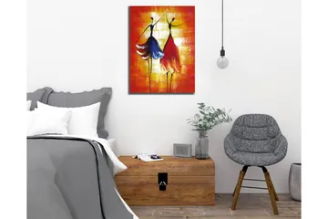 Lerretsbilde - To stiliserte kvinner i fargerike kjoler som danser - Rød / Blå / Oransje - Interiør - Maleri & posters - Lerretsbilder