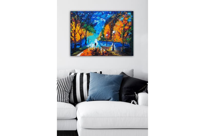 Lerretsbilde - Vakker bypark med fargerike høsttrær og en tursti i skumringen - Blå / Oransje / Grønn - Interiør - Maleri & posters - Lerretsbilder