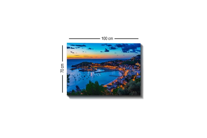 Lerretsbilde - Vakker kystby i skumringen med båter i havnen - Blå / Oransje / Grønn - Interiør - Maleri & posters - Lerretsbilder