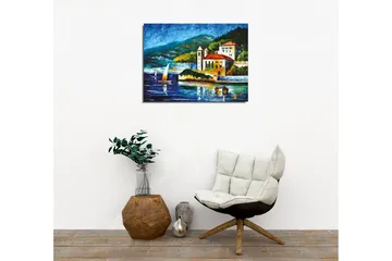 Lerretsbilde - Vakkert kystlandskap med seilbåter og en pittoresk bygning ved vannet - Blå / Grønn / Rød - Interiør - Maleri & posters - Lerretsbilder