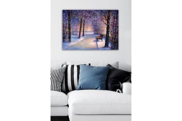 Lerretsbilde - Vinterlandskap med en ensom benk langs en snødekt vei - Lilla / Hvit / Brun - Interiør - Maleri & posters - Lerretsbilder
