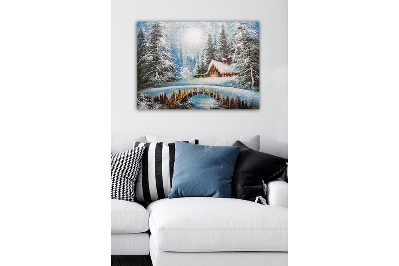 Lerretsbilde - Vinterlandskap med hytte og snødekte trær - Hvit / Blå / Brun - Interiør - Maleri & posters - Lerretsbilder