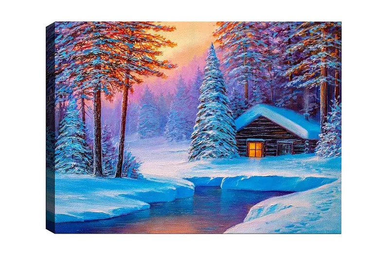 Lerretsbilde - Vinterlandskap med hytte omgitt av snødekte trær, Blå / Hvit / Lilla