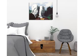 Lerretsbilde - Par med hvite kluter som dekker ansiktene, stående i et frodig landskap - Hvit / Svart / Grønn - Interiør - Maleri & posters - Lerretsbilder