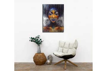 Lerretsbilde - Portrett av en kvinne med store øredobber og sterke farger - Mørk blå / Oransje / Svart - Interiør - Maleri & posters - Lerretsbilder