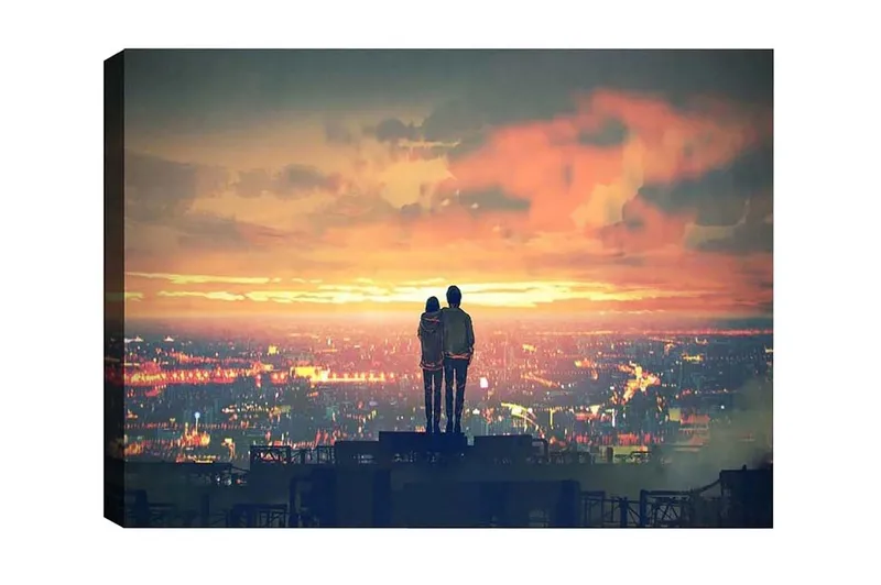 Lerretsbilde - Par som står sammen og ser på en solnedgang over en by, Oransje / Blå / Grå