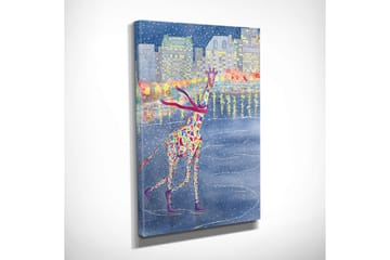 Lite lerretsbilde 30x40 cm - Fargerik sjiraff som skøyter på en frossen innsjø i et vinterlandskap - Blå / Rød / Gul - Interiør - Maleri & posters - Lerretsbilder