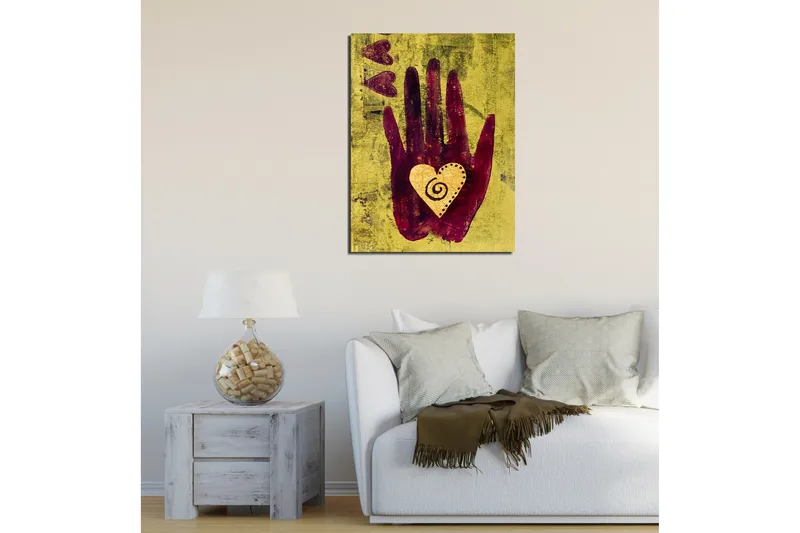 Lite lerretsbilde 30x40 cm - Hånd med et hjerte i midten - Mørk rød / Gul / Beige - Interiør - Maleri & posters - Lerretsbilder