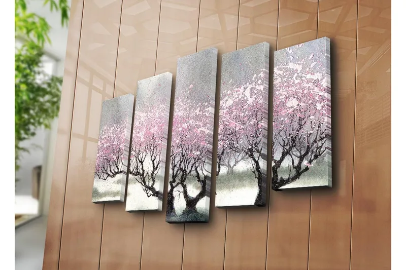 Stort lerretsbilde i 5 deler 105x70 cm - Blomstrende kirsebærtrær i et drømmeaktig landskap - Rosa / Grå / Svart - Interiør - Maleri & posters - Lerretsbilder