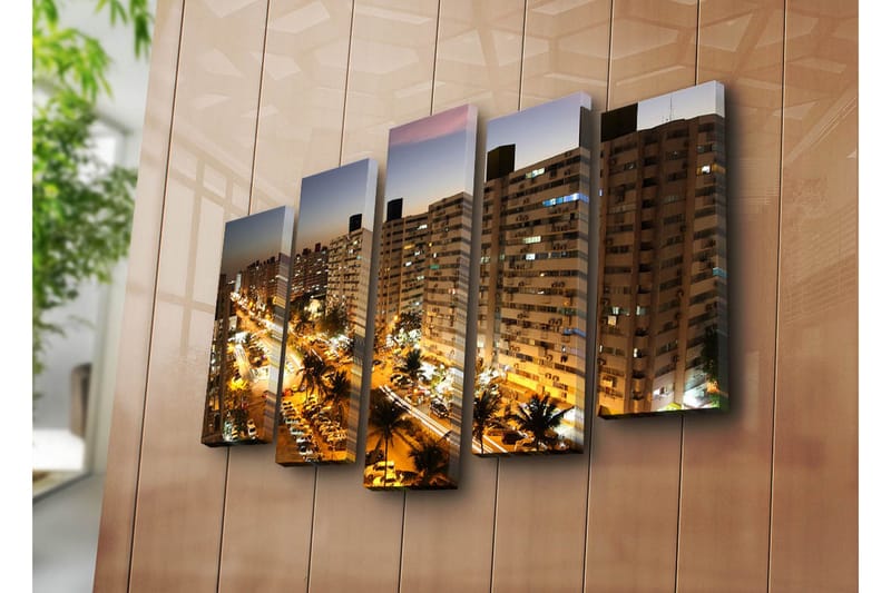 Stort lerretsbilde i 5 deler 105x70 cm - Bysilhuett med nattlys og travel trafikk - Mørk blå / Gull / Grå - Interiør - Maleri & posters - Lerretsbilder