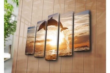Stort lerretsbilde i 5 deler 105x70 cm - Delfin som hopper gjennom vannet ved solnedgang - Gull / Oransje / Blå - Interiør - Maleri & posters - Lerretsbilder