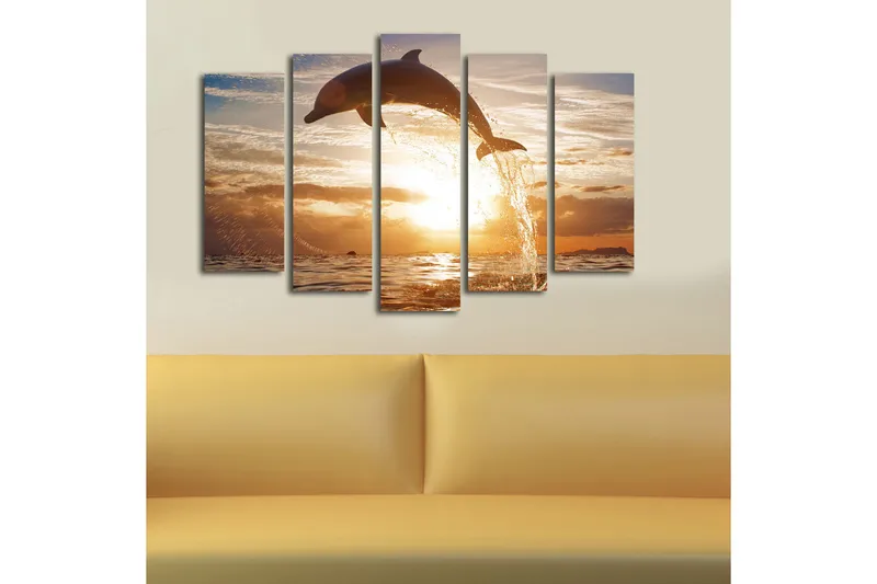 Stort lerretsbilde i 5 deler 105x70 cm - Delfin som hopper gjennom vannet ved solnedgang - Gull / Oransje / Blå - Interiør - Maleri & posters - Lerretsbilder