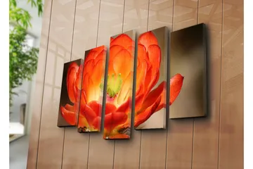 Stort lerretsbilde i 5 deler 105x70 cm - Fargerik blomst med dype oransje og røde nyanser - Oransje / Grønn - Interiør - Maleri & posters - Lerretsbilder