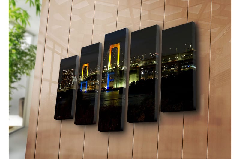 Stort lerretsbilde i 5 deler 105x70 cm - Fargerik bro opplyst av nattlys - Gul / Blå / Grønn - Interiør - Maleri & posters - Lerretsbilder