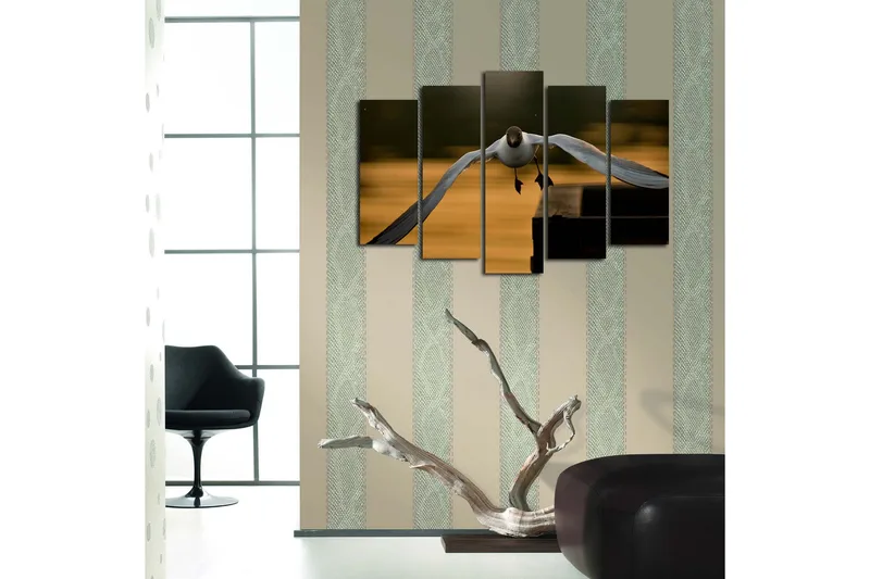 Stort lerretsbilde i 5 deler 105x70 cm - Flygende måke i en gyllen skumring - Hvit / Svart / Gyllen - Interiør - Maleri & posters - Lerretsbilder