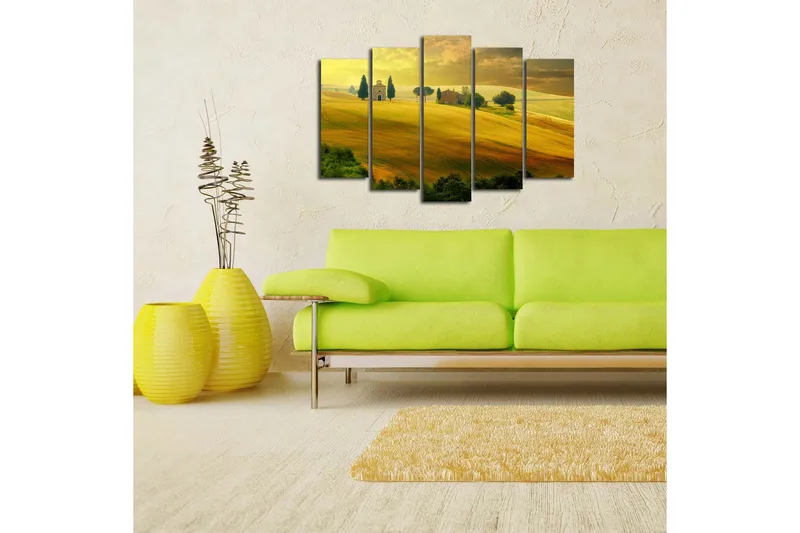 Stort lerretsbilde i 5 deler 105x70 cm - Frodig landskap med bølgende jorder og en liten kirke - Gyllengul / Grønn / Brun - Interiør - Maleri & posters - Lerretsbilder