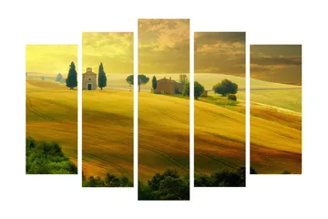 Stort lerretsbilde i 5 deler 105x70 cm - Frodig landskap med bølgende jorder og en liten kirke - Gyllengul / Grønn / Brun - Interiør - Maleri & posters - Lerretsbilder