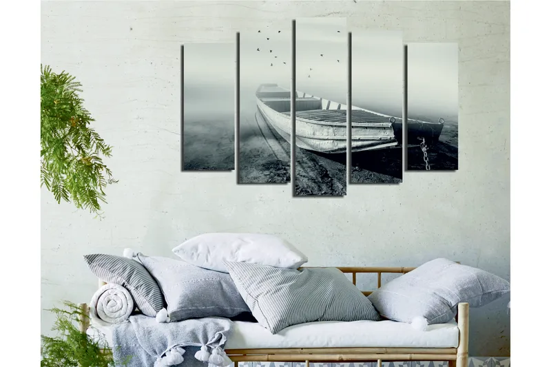 Stort lerretsbilde i 5 deler 105x70 cm - Gråtonebåt i tåkete omgivelser - Grå / Svart - Interiør - Maleri & posters - Lerretsbilder