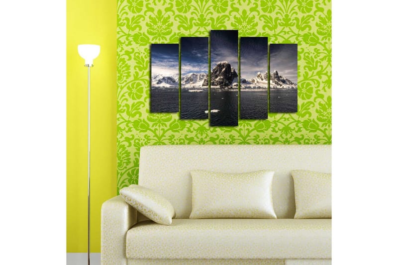 Stort lerretsbilde i 5 deler 105x70 cm - Imponerende fjellandskap med snødekte topper og speilblanke vannflater - Hvit / Mørk blå / Grå - Interiør - Maleri & posters - Lerretsbilder