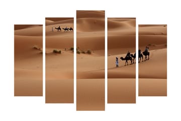 Stort lerretsbilde i 5 deler 105x70 cm - Kamelkaravane som beveger seg gjennom sanddyner - Sandbeige / Lys brun / Grønn - Interiør - Maleri & posters - Lerretsbilder
