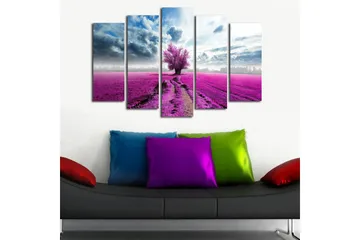 Stort lerretsbilde i 5 deler 105x70 cm - Lilla blomsterfelt med et ensomt tre - Lilla / Blå / Grå - Interiør - Maleri & posters - Lerretsbilder