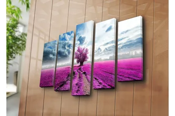 Stort lerretsbilde i 5 deler 105x70 cm - Lilla blomsterfelt med et ensomt tre - Lilla / Blå / Grå - Interiør - Maleri & posters - Lerretsbilder