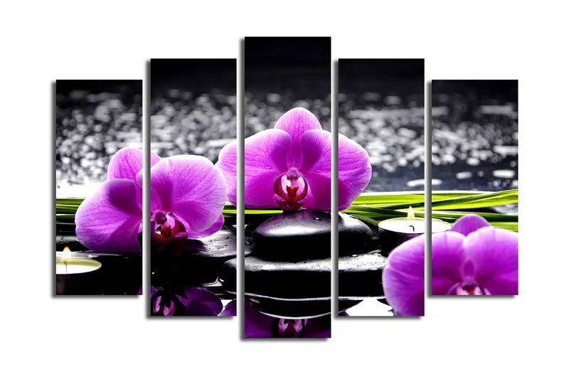 Stort lerretsbilde i 5 deler 105x70 cm - Lilla orkideer på svarte steiner med refleksjoner i vann - Lilla / Svart / Grønn - Interiør - Maleri & posters - Lerretsbilder