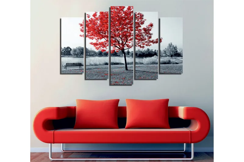 Stort lerretsbilde i 5 deler 105x70 cm - Rød lønn i et svart-hvitt landskapsmiljø - Rød / Svart / Grå - Interiør - Maleri & posters - Lerretsbilder