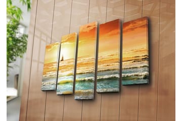 Stort lerretsbilde i 5 deler 105x70 cm - Seilbåt på et glitrende hav i solnedgangens farger - Oransje / Blå / Gull - Interiør - Maleri & posters - Lerretsbilder