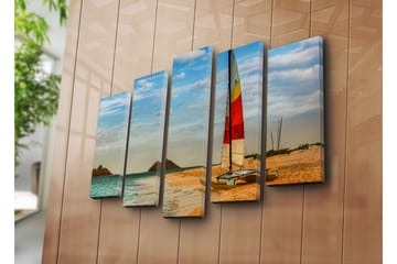 Stort lerretsbilde i 5 deler 105x70 cm - Seilbåt på en strand med klart vann og sanddyner - Blå / Oransje / Gul - Interiør - Maleri & posters - Lerretsbilder