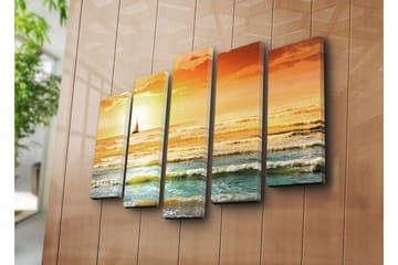 Stort lerretsbilde i 5 deler 105x70 cm - Seilbåt på et glitrende hav i solnedgangens farger - Oransje / Blå / Gull - Interiør - Maleri & posters - Lerretsbilder