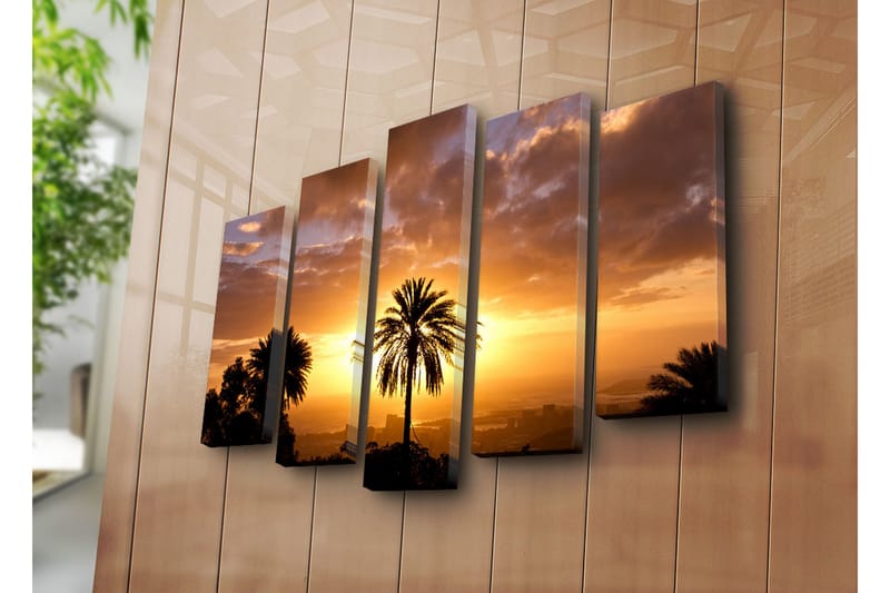 Stort lerretsbilde i 5 deler 105x70 cm - Silhuett av palmer mot en solnedgang i varme toner - Oransje / Gull / Svart - Interiør - Maleri & posters - Lerretsbilder