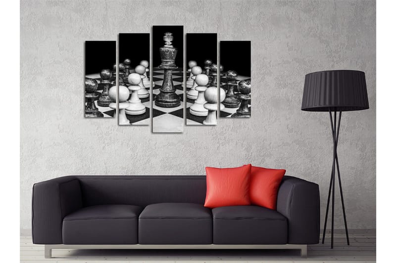Stort lerretsbilde i 5 deler 105x70 cm - Sjakkbrett med hvite og svarte brikker i fokus - Svart / Hvit / Grå - Interiør - Maleri & posters - Lerretsbilder