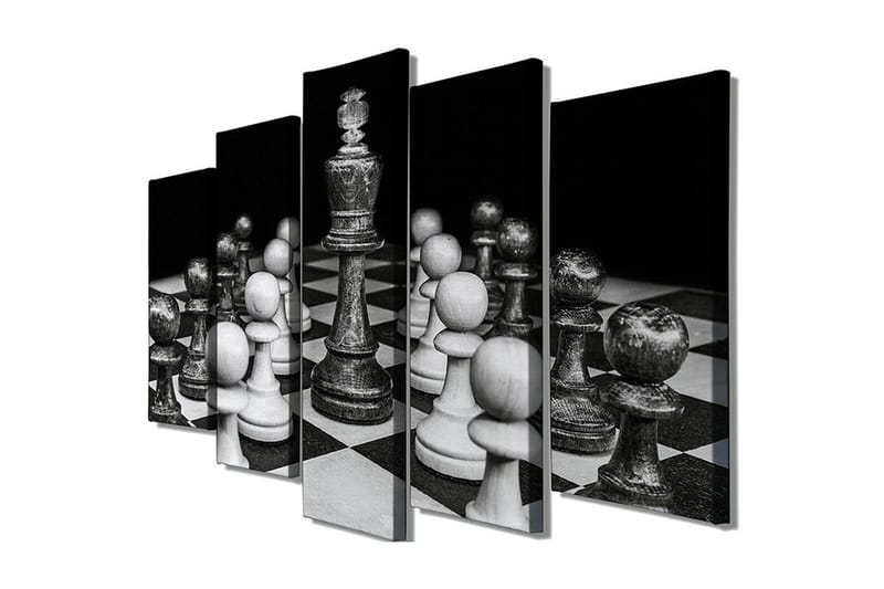 Stort lerretsbilde i 5 deler 105x70 cm - Sjakkbrett med hvite og svarte brikker i fokus - Svart / Hvit / Grå - Interiør - Maleri & posters - Lerretsbilder