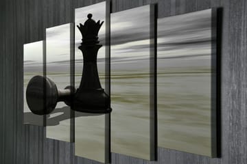 Stort lerretsbilde i 5 deler 105x70 cm - Sjakkbrikke i silhuett med dramatisk bakgrunn - Svart / Grå / Beige - Interiør - Maleri & posters - Lerretsbilder
