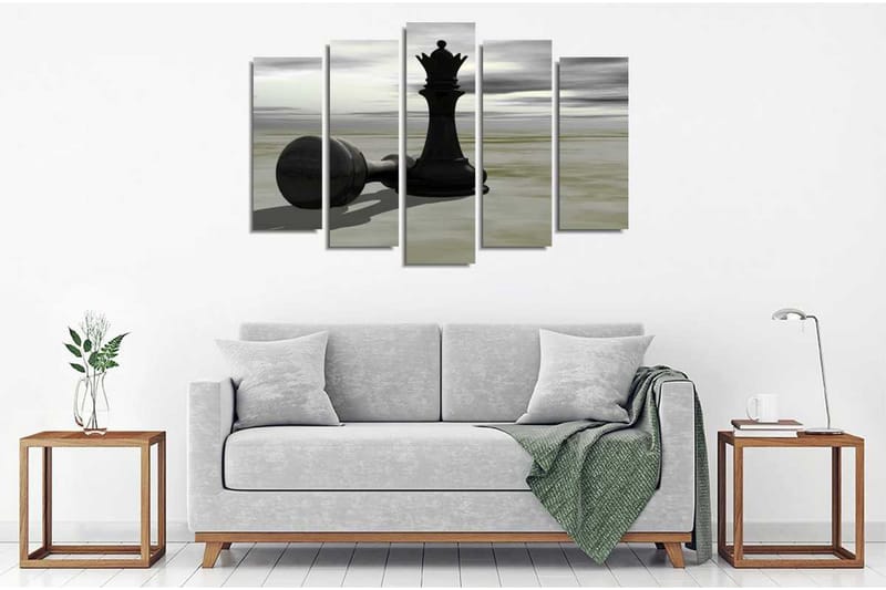 Stort lerretsbilde i 5 deler 105x70 cm - Sjakkbrikke i silhuett med dramatisk bakgrunn - Svart / Grå / Beige - Interiør - Maleri & posters - Lerretsbilder