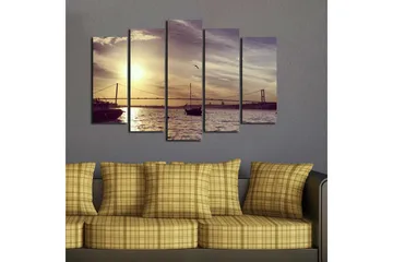 Stort lerretsbilde i 5 deler 105x70 cm - Solnedgang over en havn med båter og en bro i bakgrunnen - Gull / Brun / Grå - Interiør - Maleri & posters - Lerretsbilder