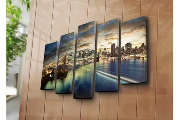 Stort lerretsbilde i 5 deler 105x70 cm - Storslått bybilde med bro og skyskrapere i skumringen - Blå / Gull / Grå - Interiør - Maleri & posters - Lerretsbilder