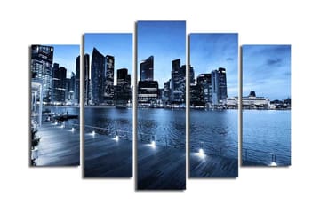 Stort lerretsbilde i 5 deler 105x70 cm - Storslått bybilde ved vannet med moderne skyskrapere - Blå / Mørk blå / Grå - Interiør - Maleri & posters - Lerretsbilder