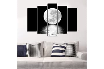 Stort lerretsbilde i 5 deler 105x70 cm - Storslått fullmåne speilet i vannoverflaten - Hvit / Svart - Interiør - Maleri & posters - Lerretsbilder