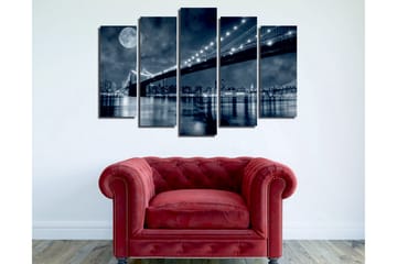 Stort lerretsbilde i 5 deler 105x70 cm - Svart-hvitt bybilde med bro og måne om natten - Svart / Grå / Hvit - Interiør - Maleri & posters - Lerretsbilder